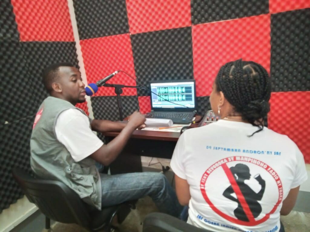 Intervention en studio radio pour la sensibilisation